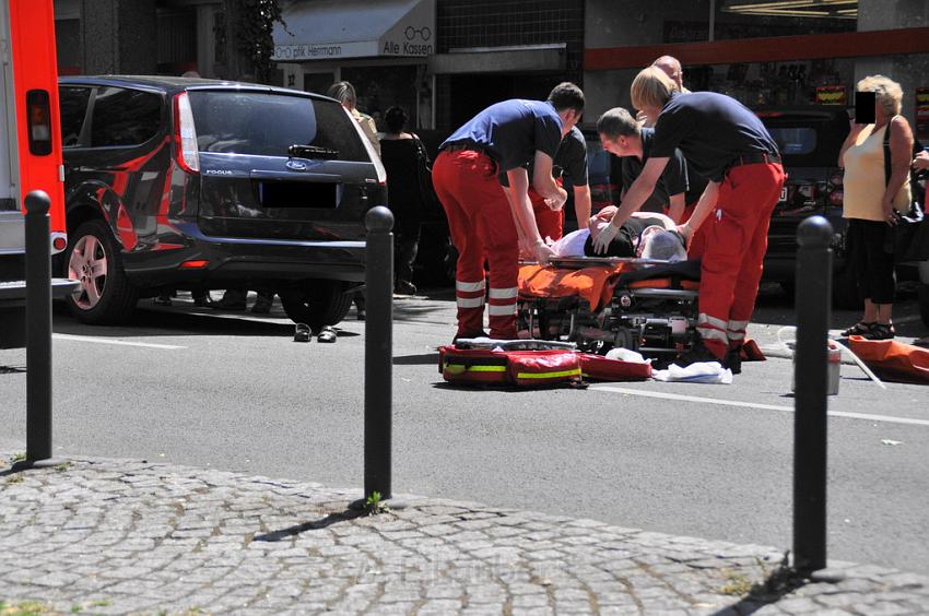 Person angefahren Koeln Gremberg Grembergerstr P08.JPG